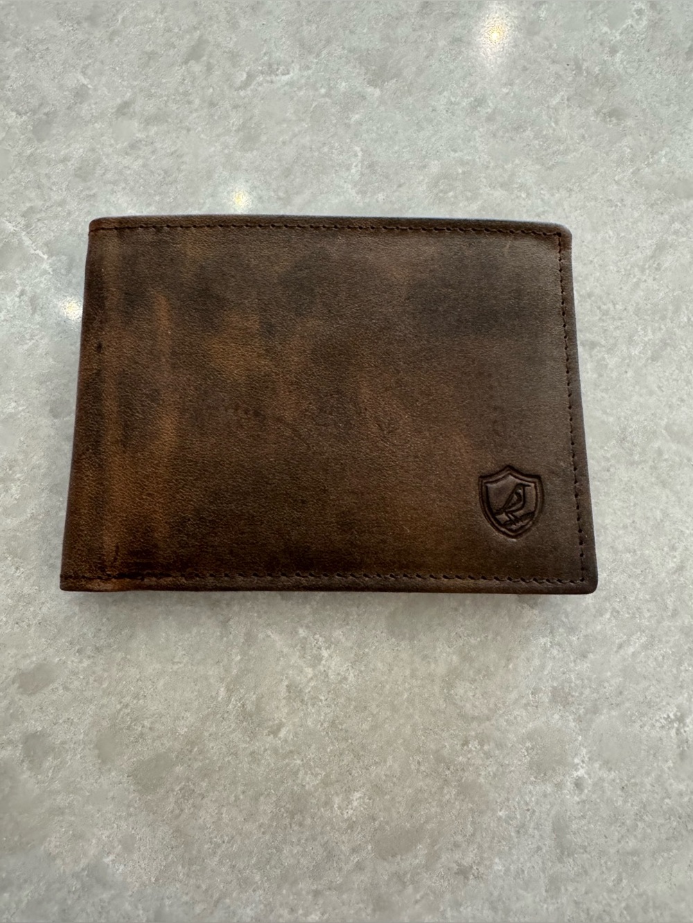 Men's Classic Bi-Fold Leather Wallet - Brown